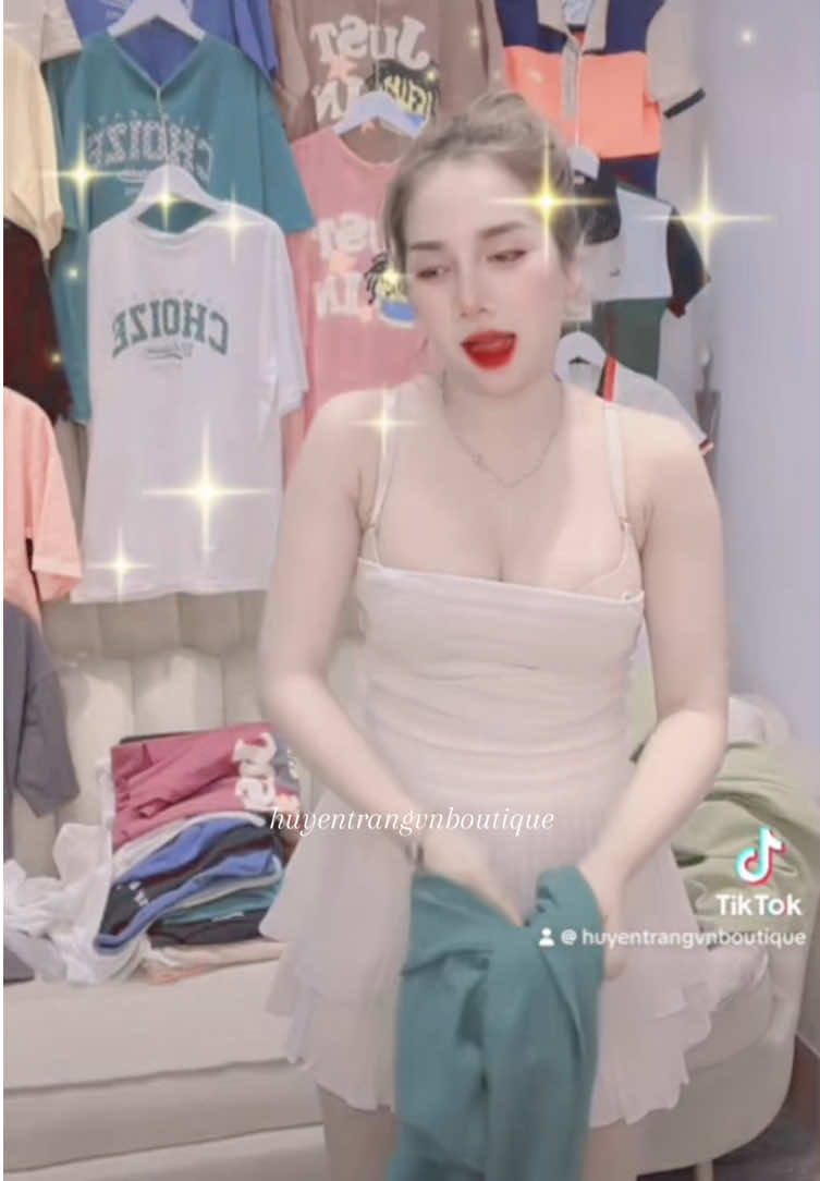 @Huyền Trang