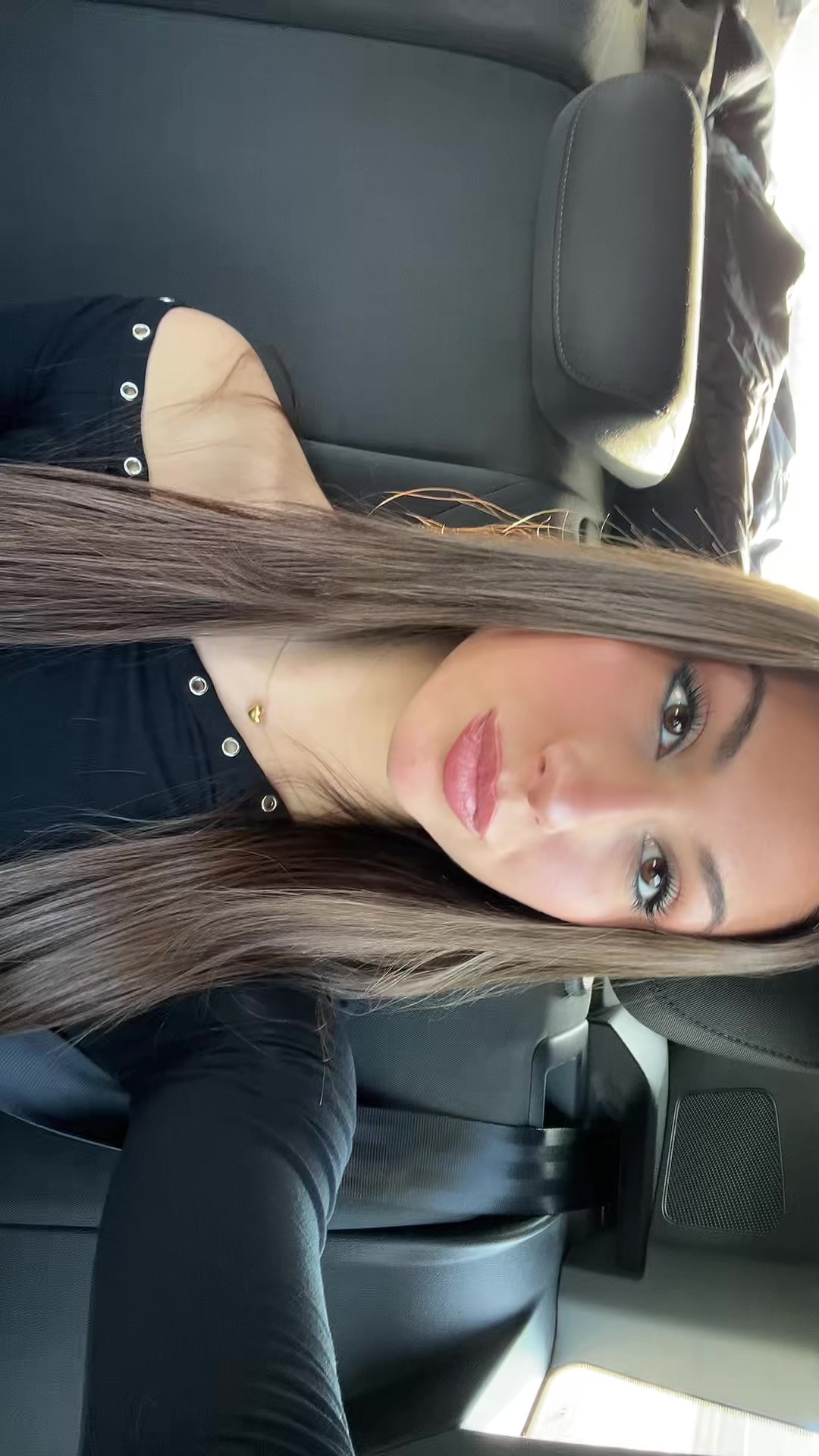 @Alic3