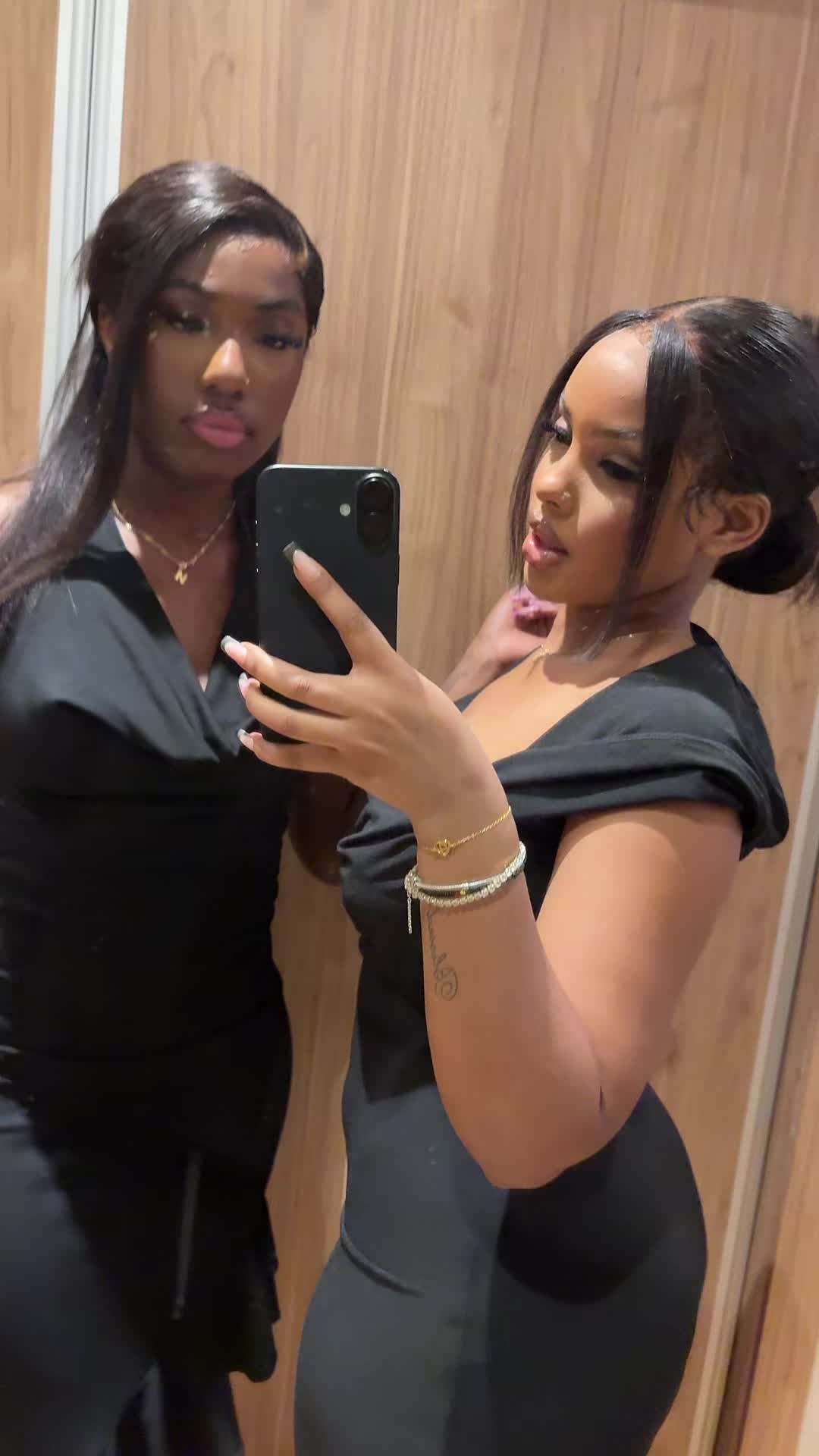 @Twentytwo