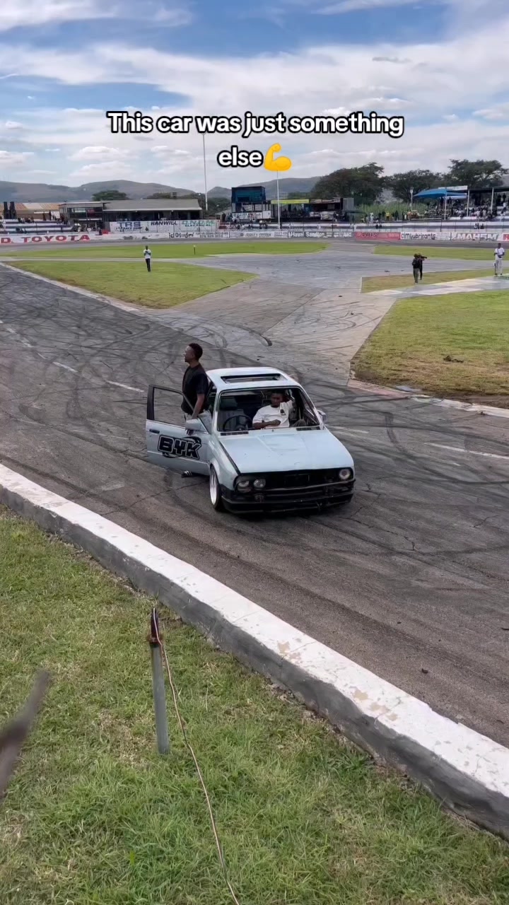 @E30___CLUB SA