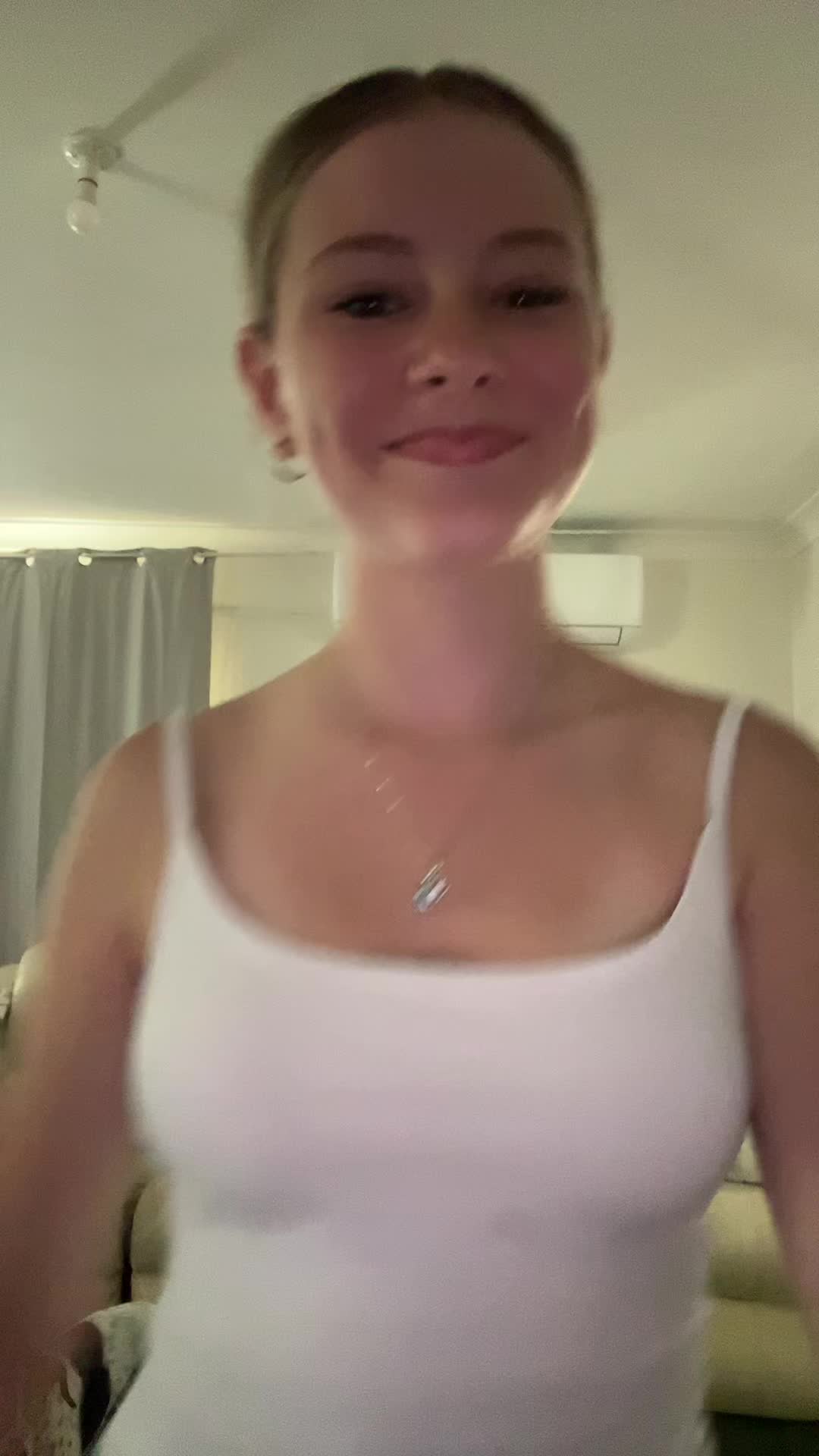 @️Bella