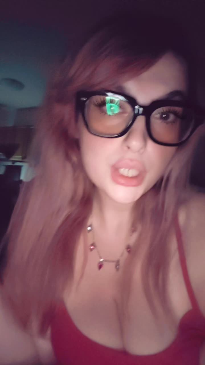 @Vanessa 🤍💜🦋