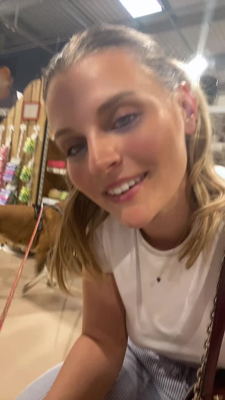 @Cassandra 🐾