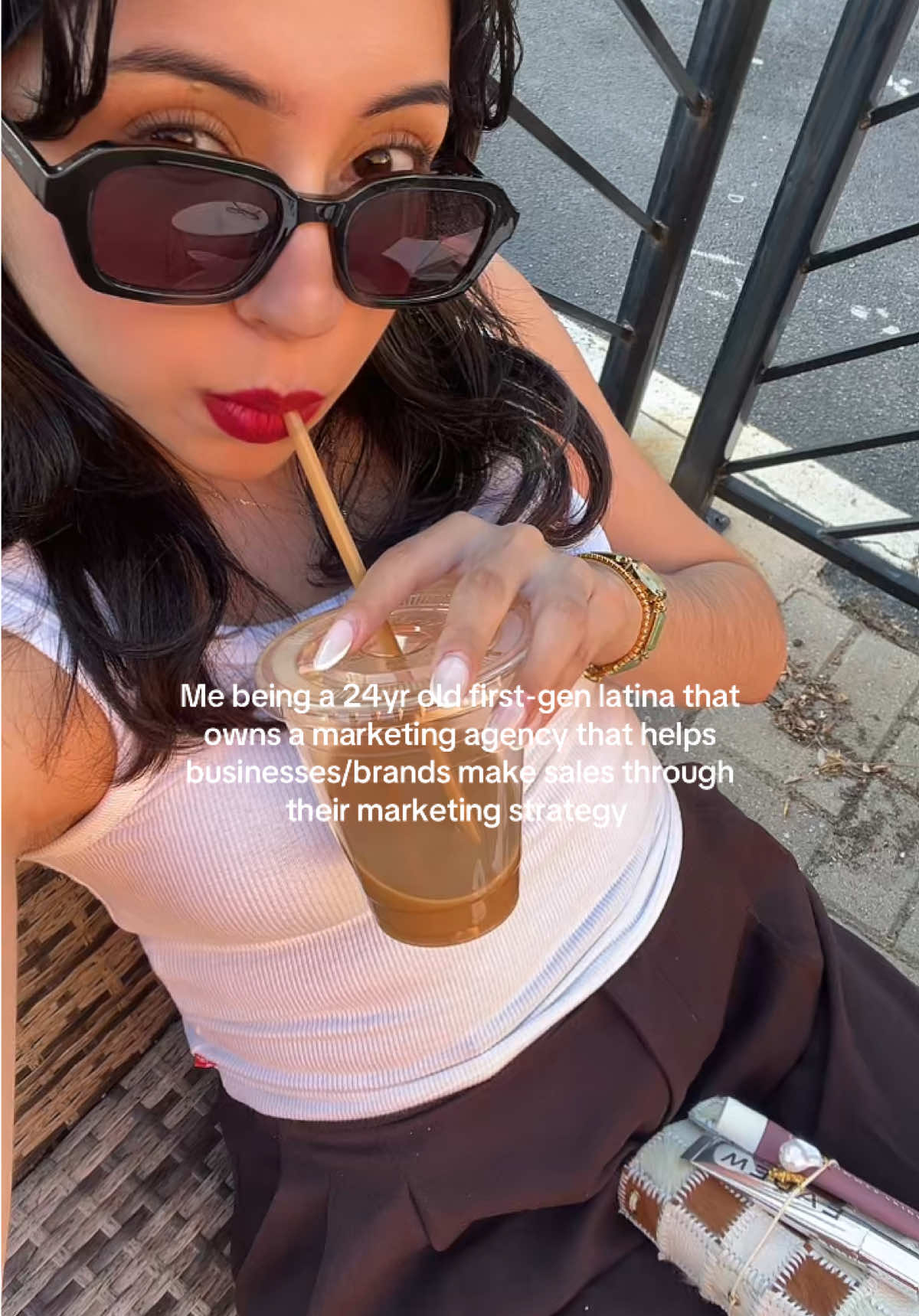 @Vanessa ➺ Marketing + Sales