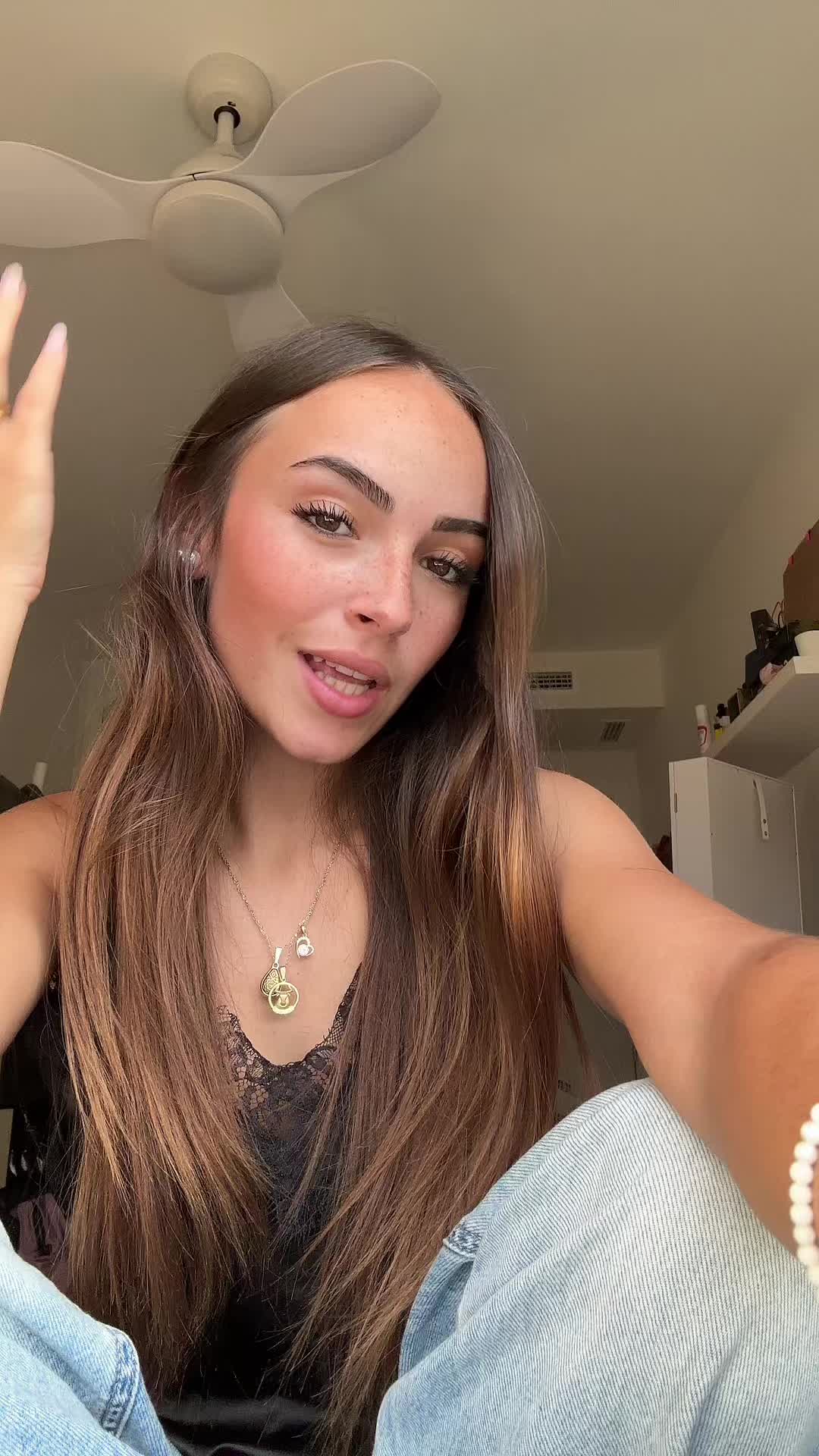 @núria