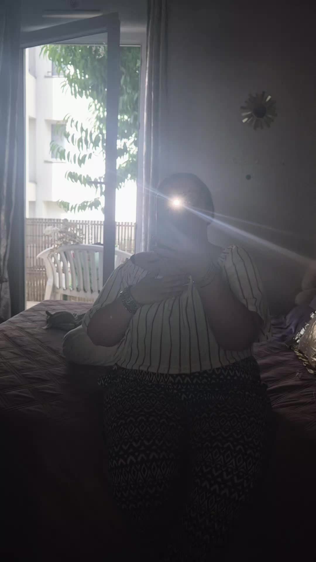 @L&eacute;a