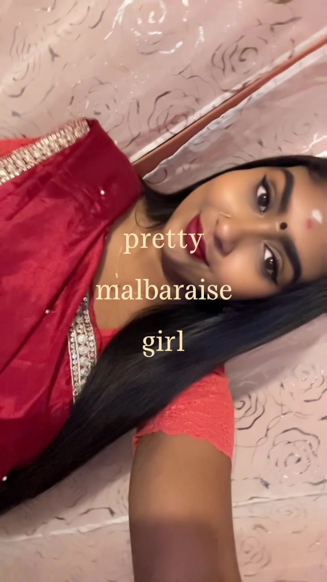 @𝐁𝐨𝐥𝐥𝐲𝐰𝐨𝐨𝐝𝐢𝐞𝐧𝐧𝐞 ✨