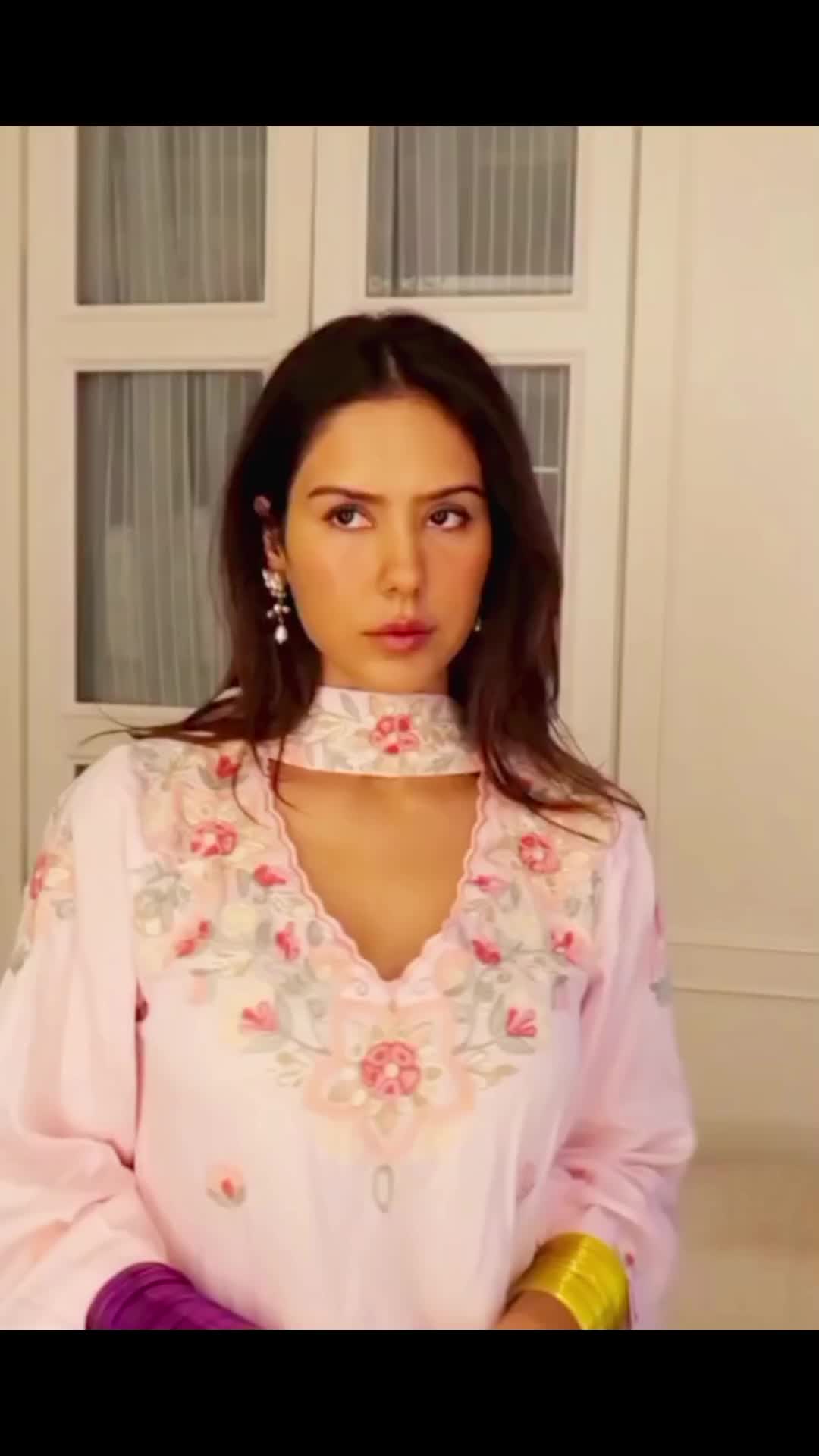 @sonam bajwa fans page