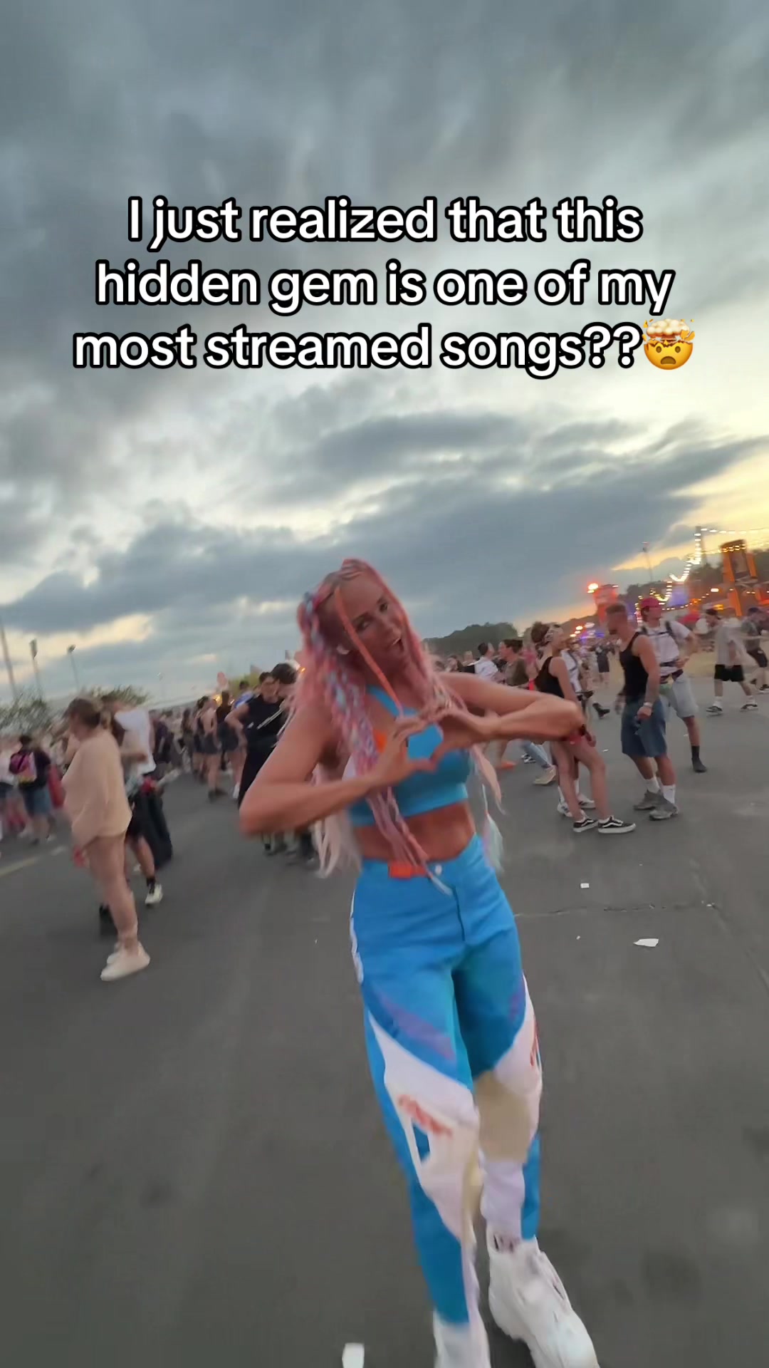 @LOONA