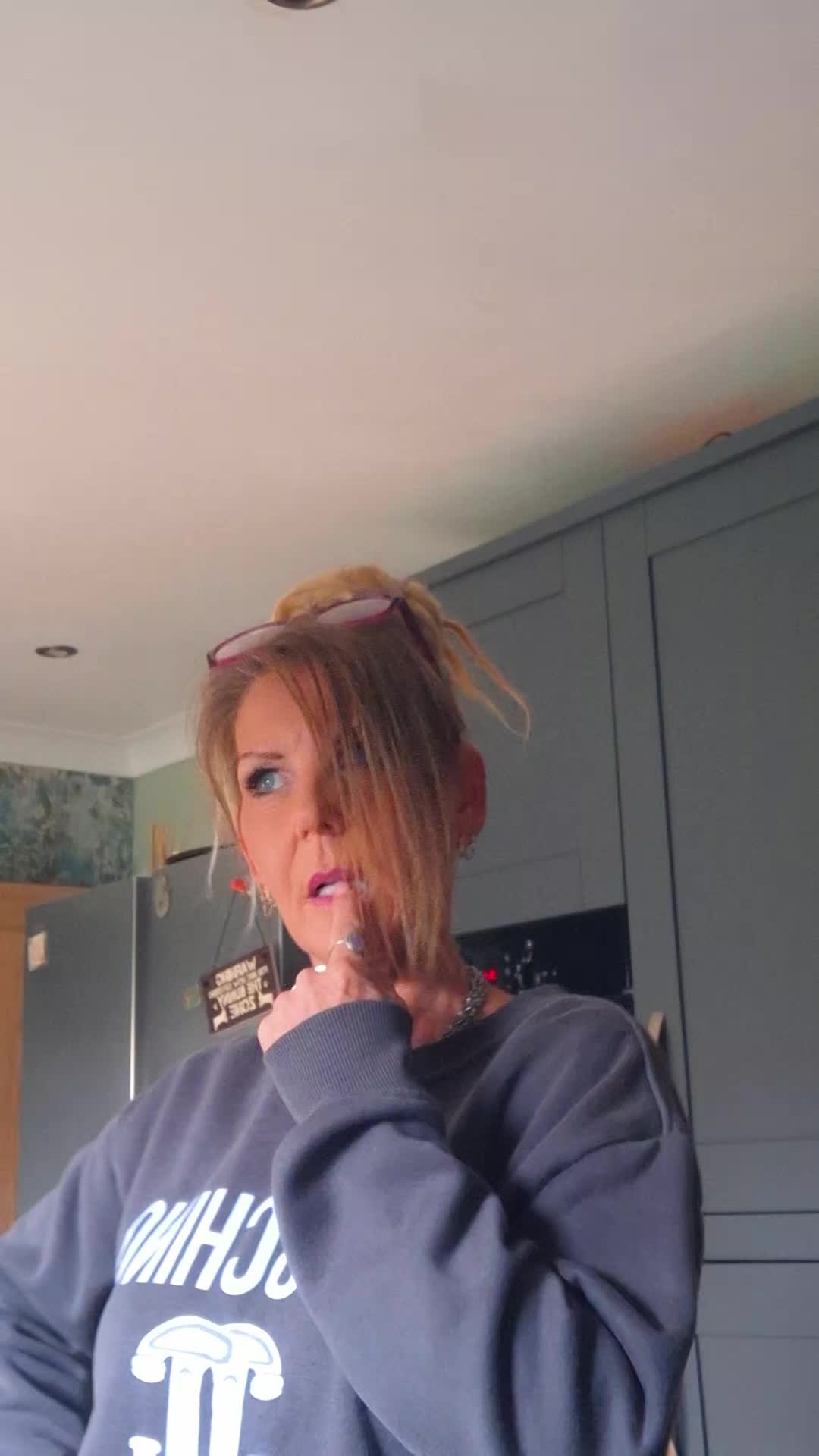 @Queen_dreams