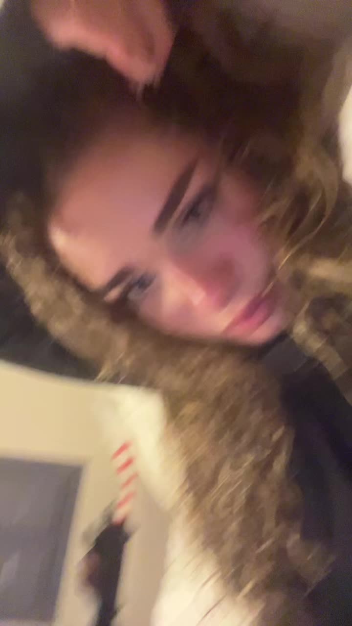 @𝒱