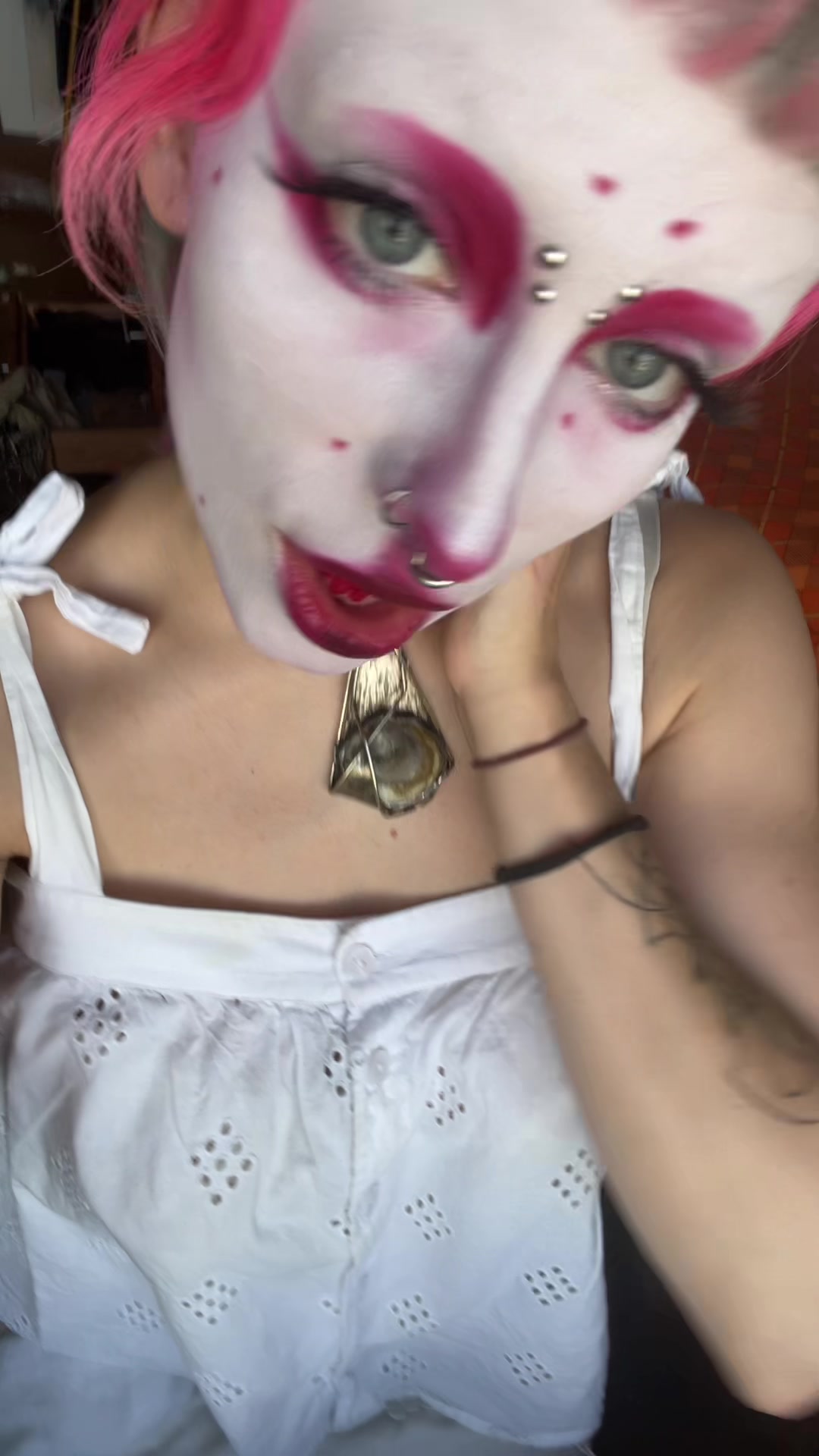 @weirdlywelldressed