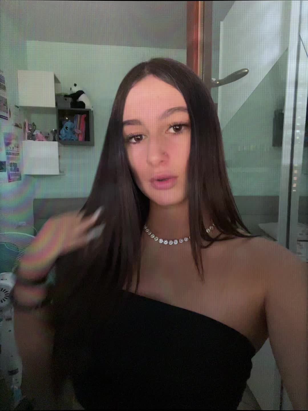 @𝟐𝟐