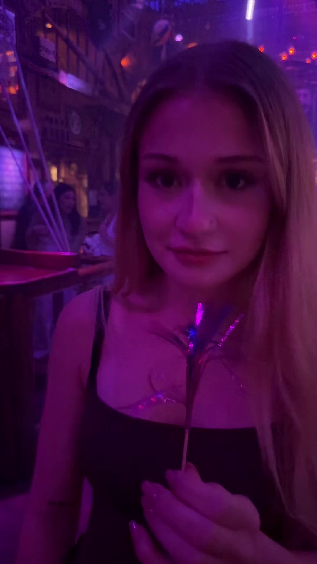 @bella