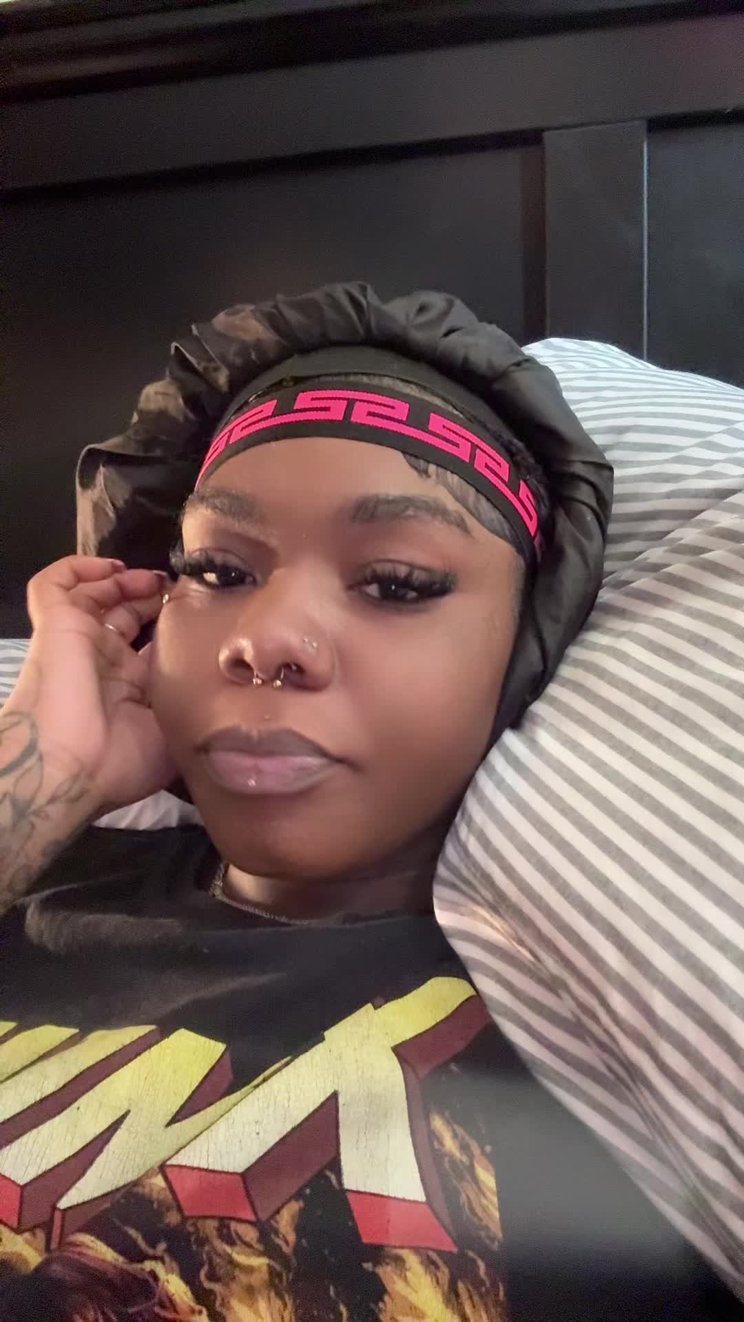 @𝔅𝔢𝔱𝔱𝔶💋