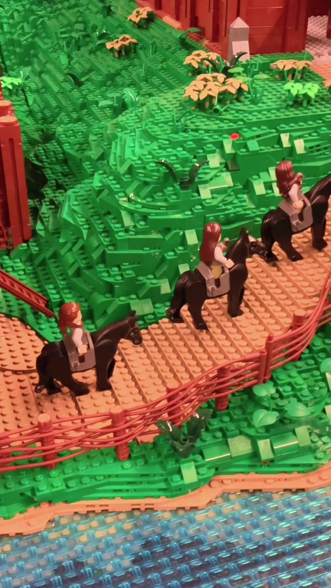 @LuxBricks