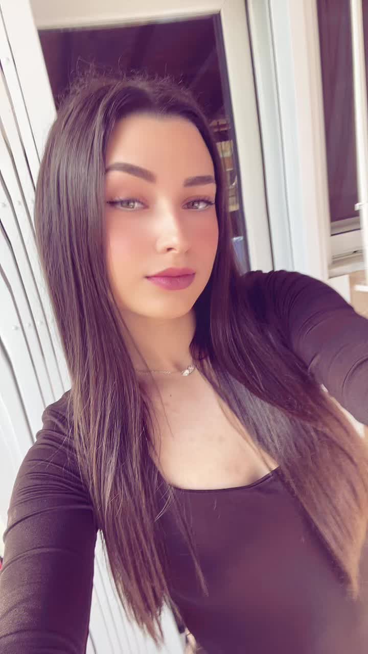 @👸