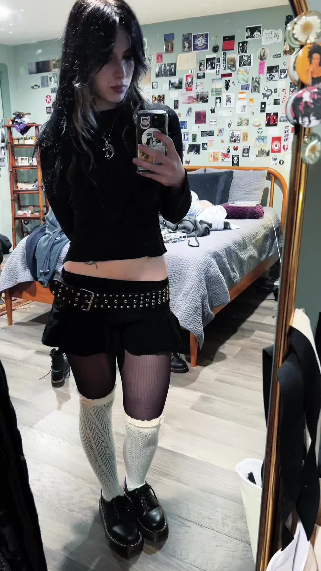 @lily🦇
