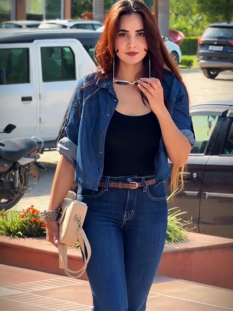@ItsReenaKhan 🔥 👑