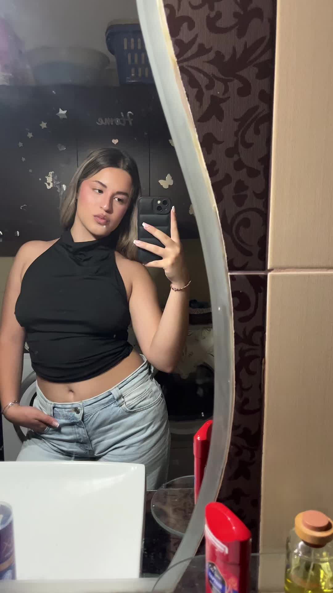 @mìa