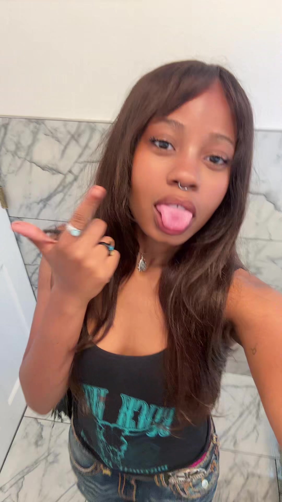 @tay.