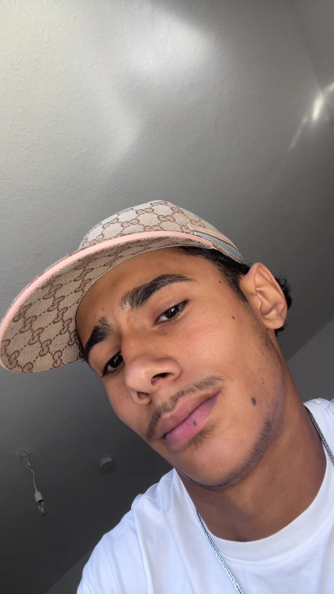 @S 1 N 0🦖