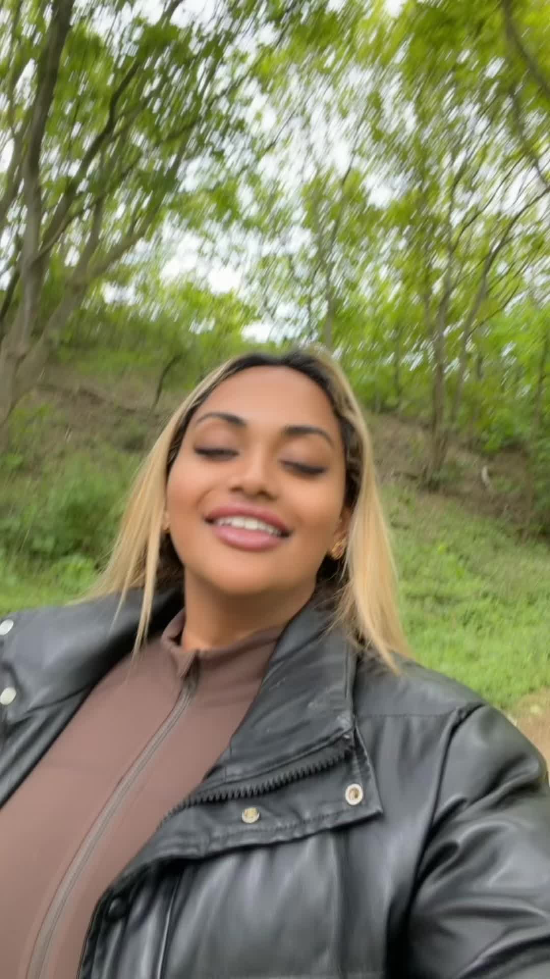 @👸🏽