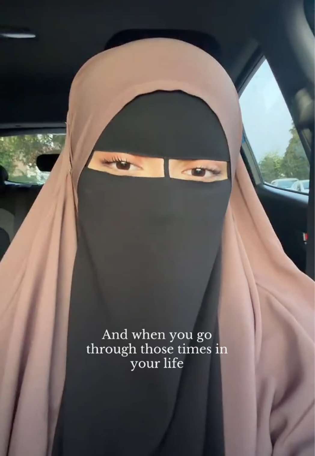 @بنت جلال