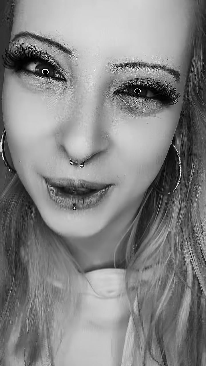 @𝑩𝒍𝒐𝒏𝒅𝒊