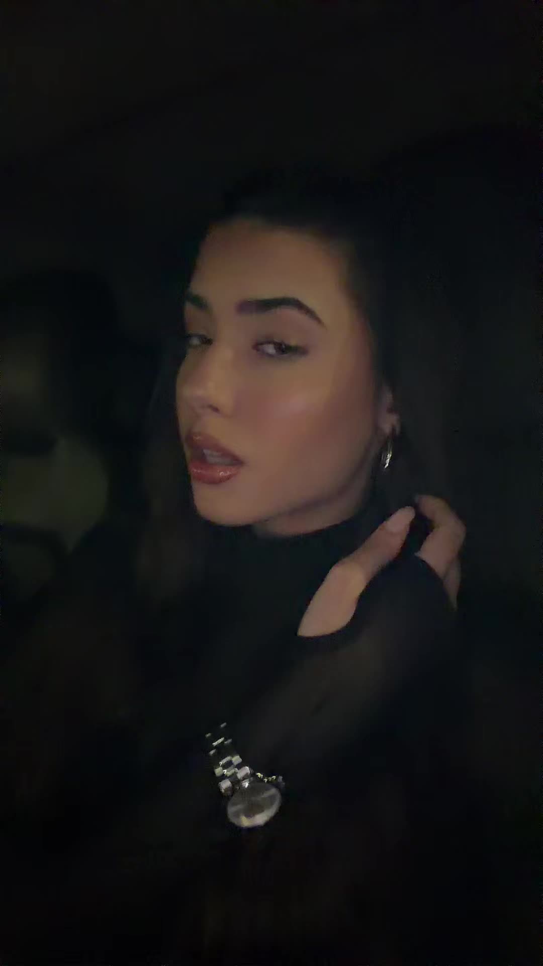@👤