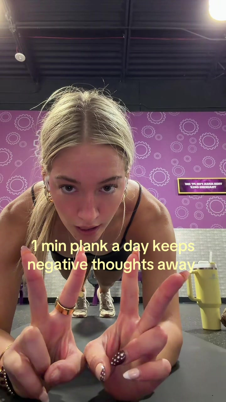 @caitlynnavery