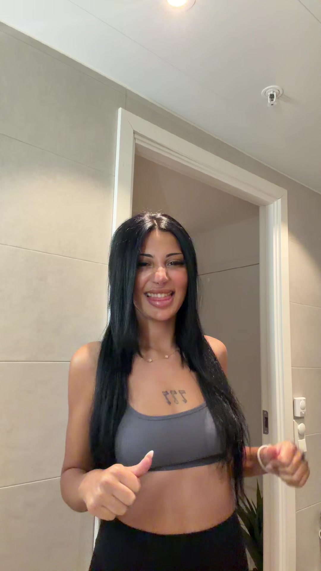 @la._.faa