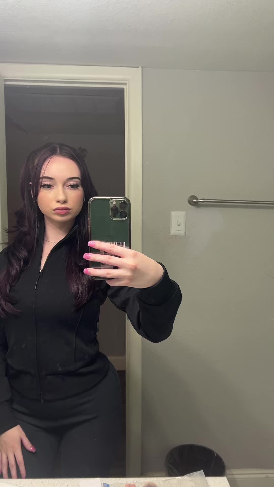 @laurennveronica