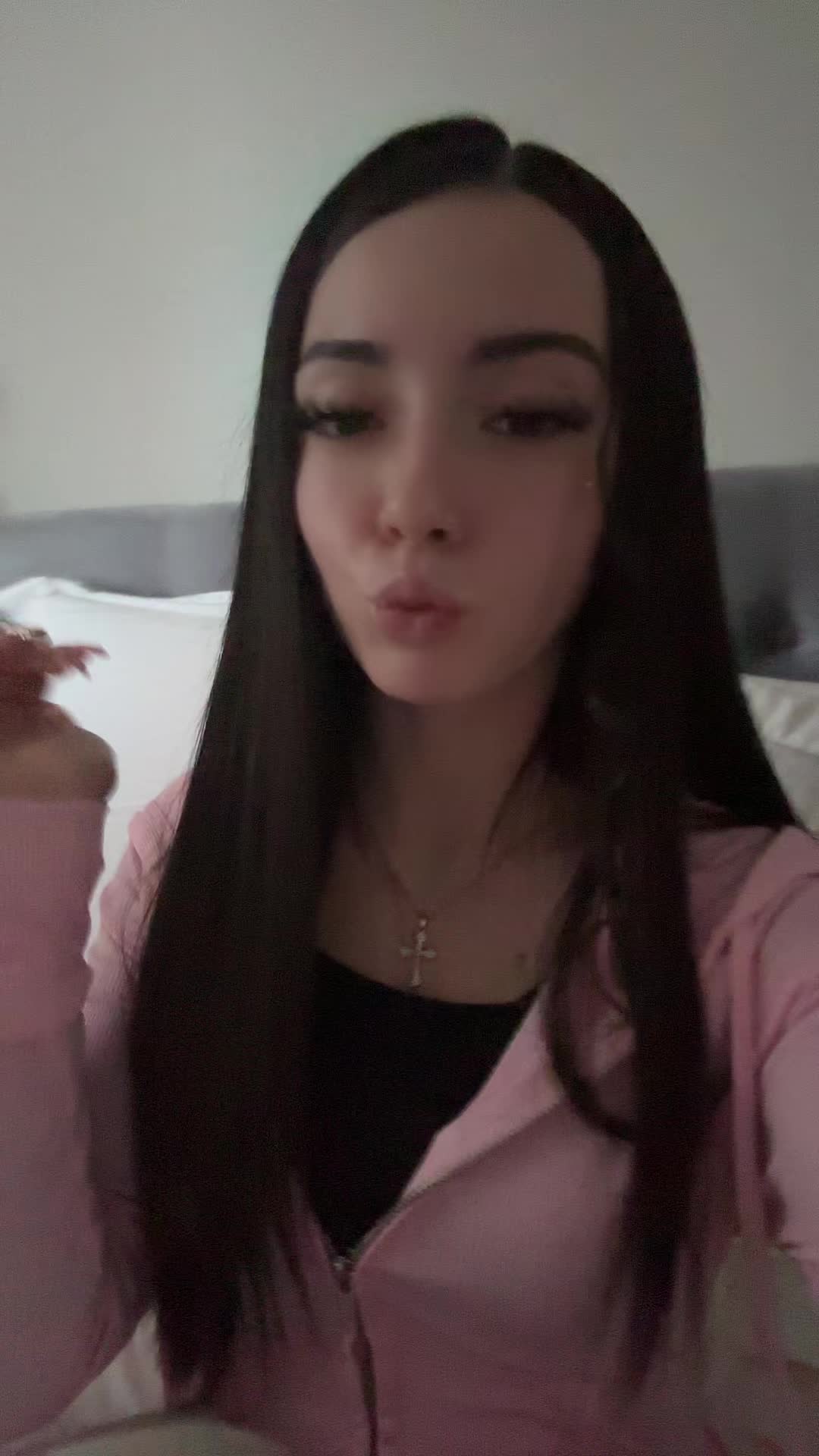 @lari📲