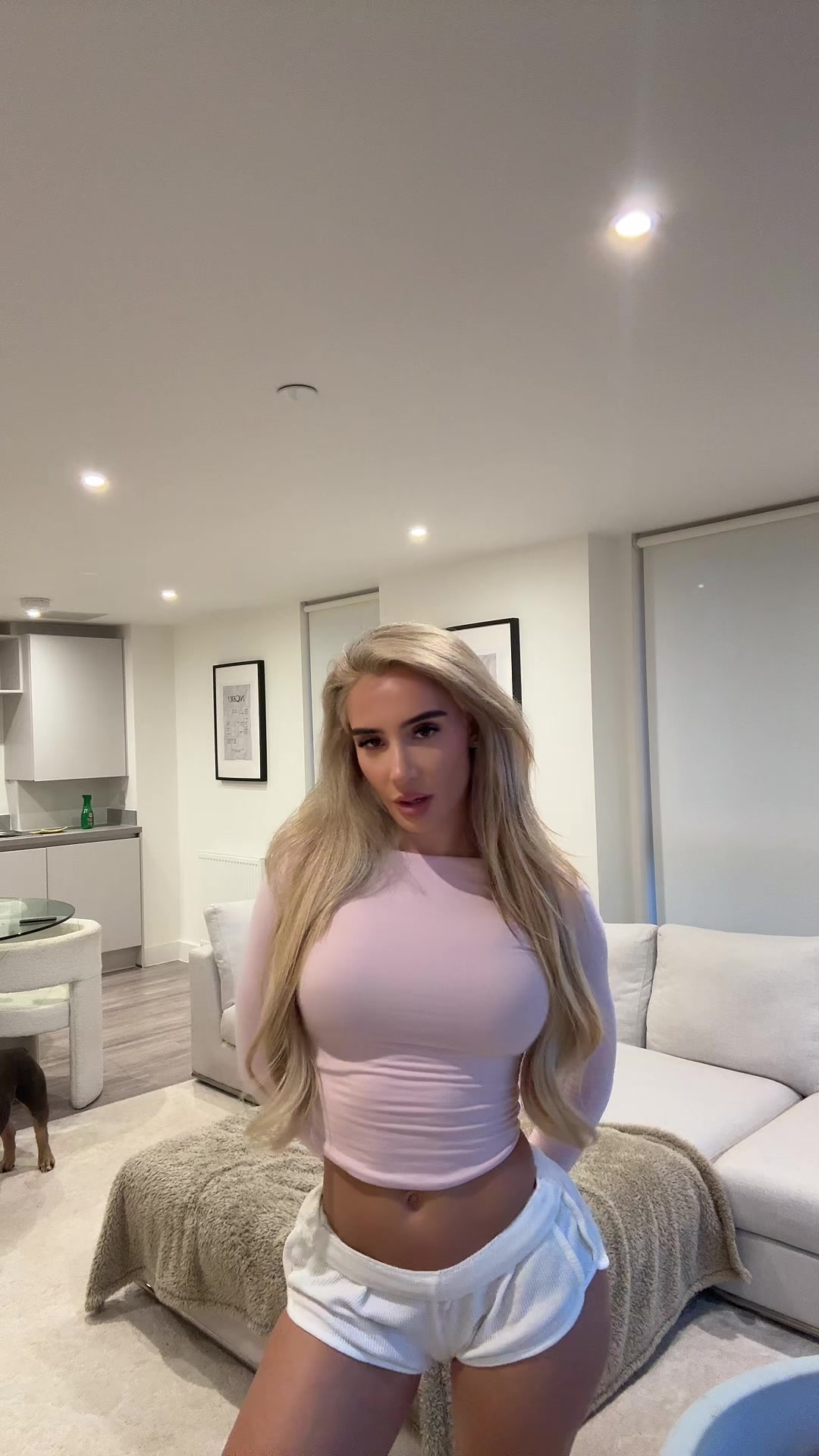 @HollyDemicol