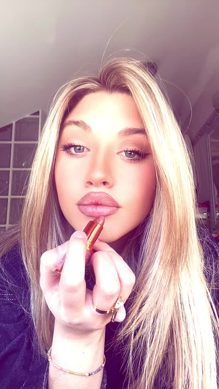 @~Aurora Bucciarelli~