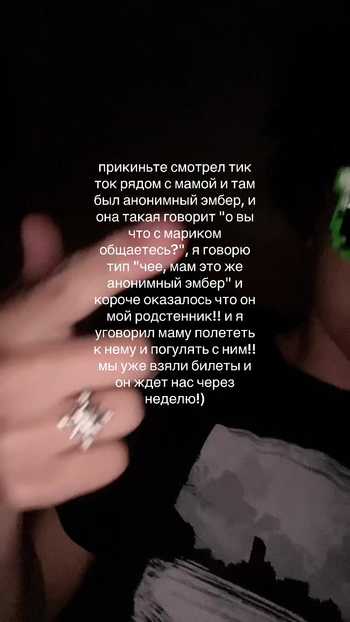 @>.<
