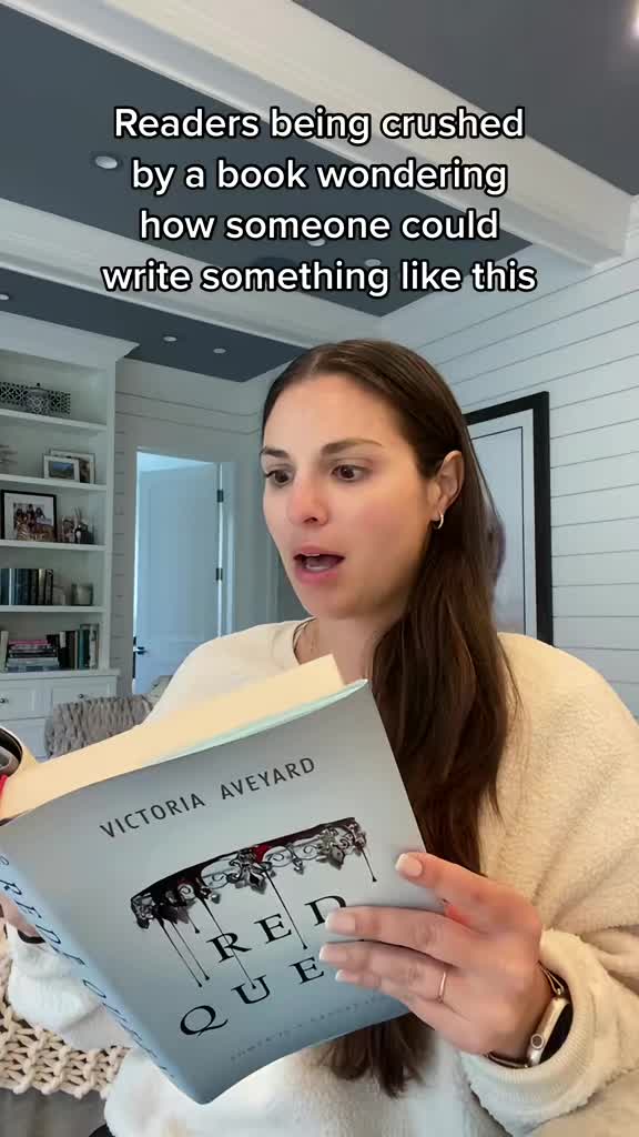 @VictoriaAveyard