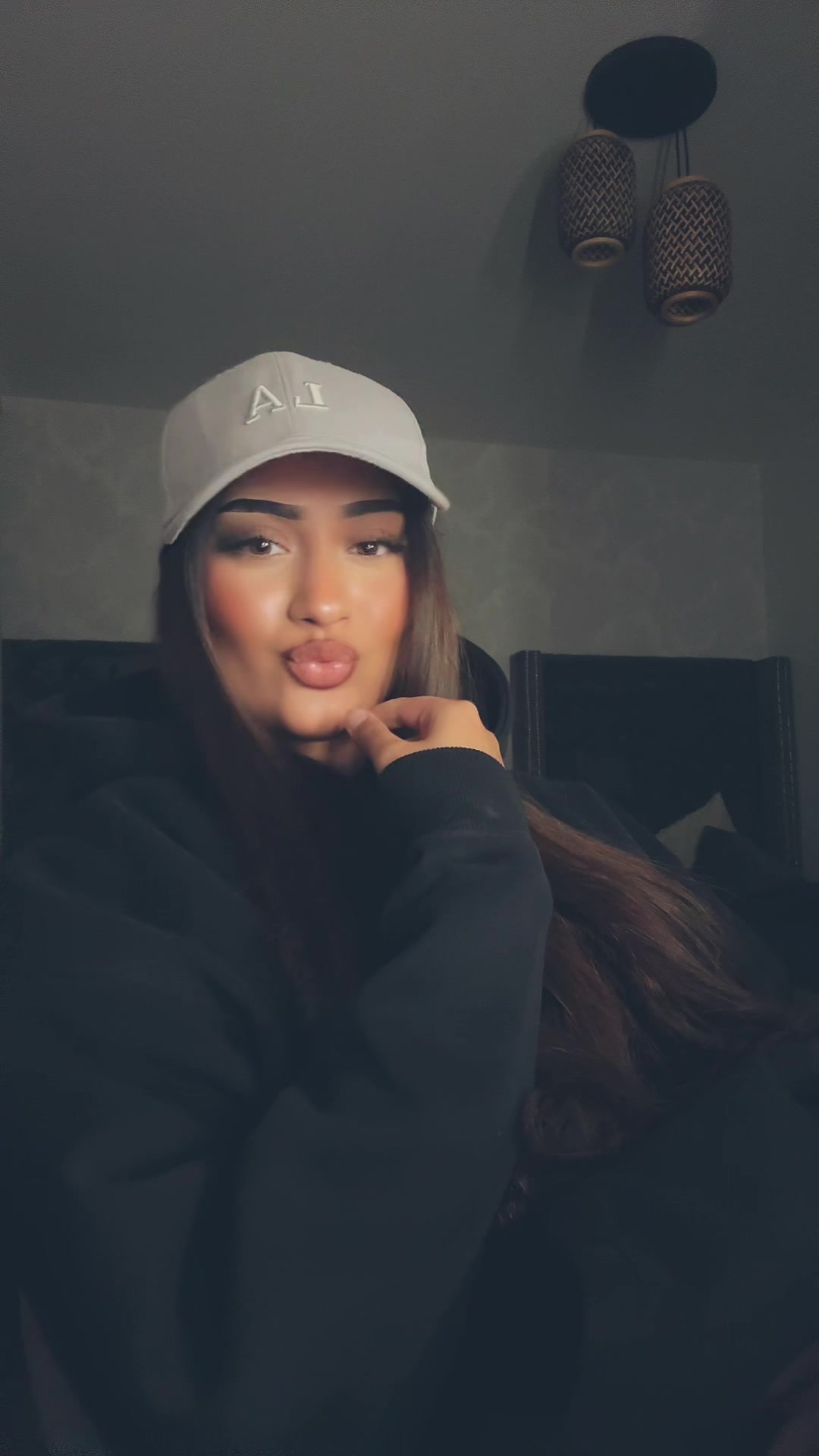 @𝐸🌺