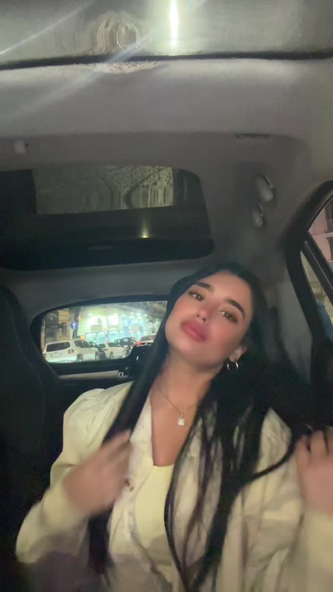 @simonagrivano