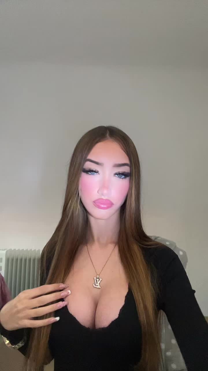 @🫢💋