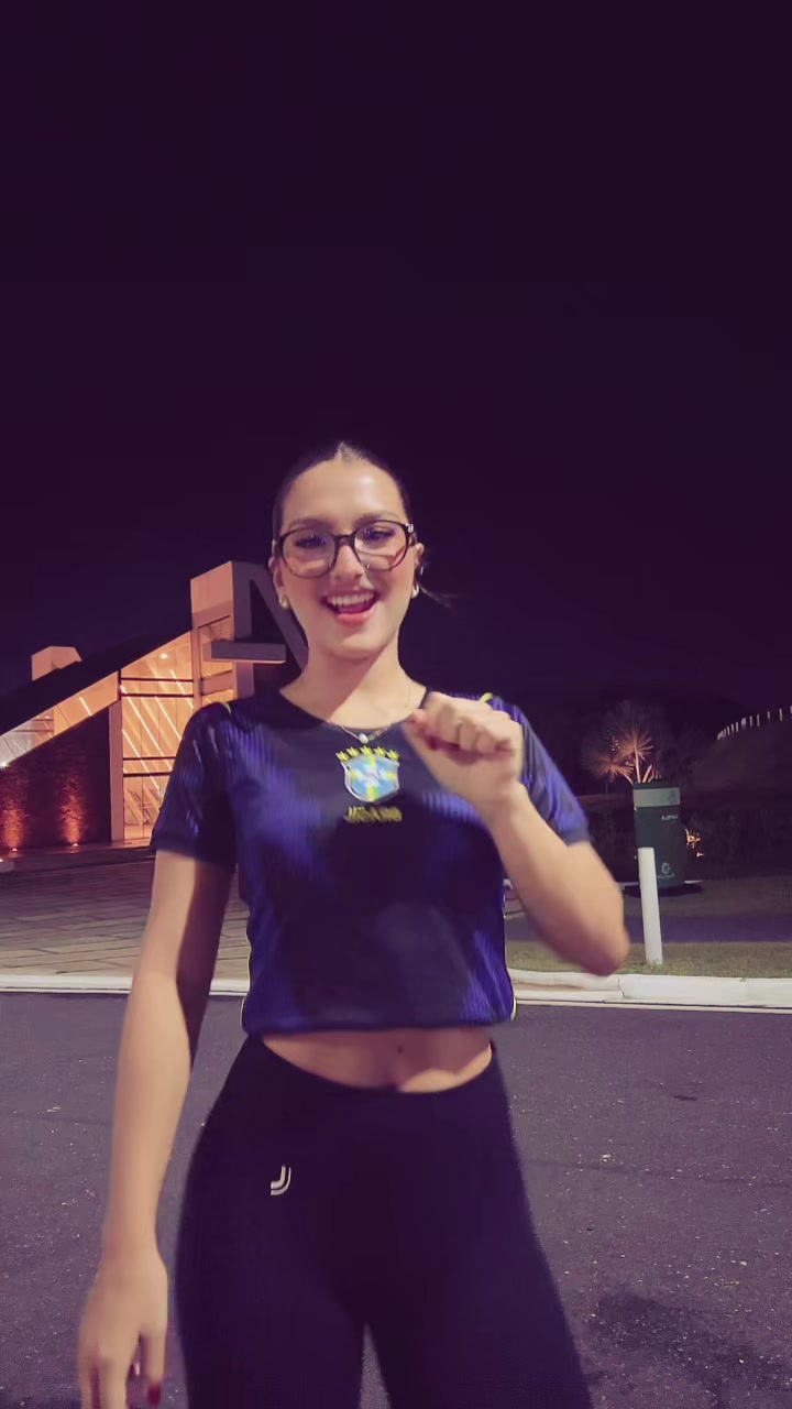 @Ju✨