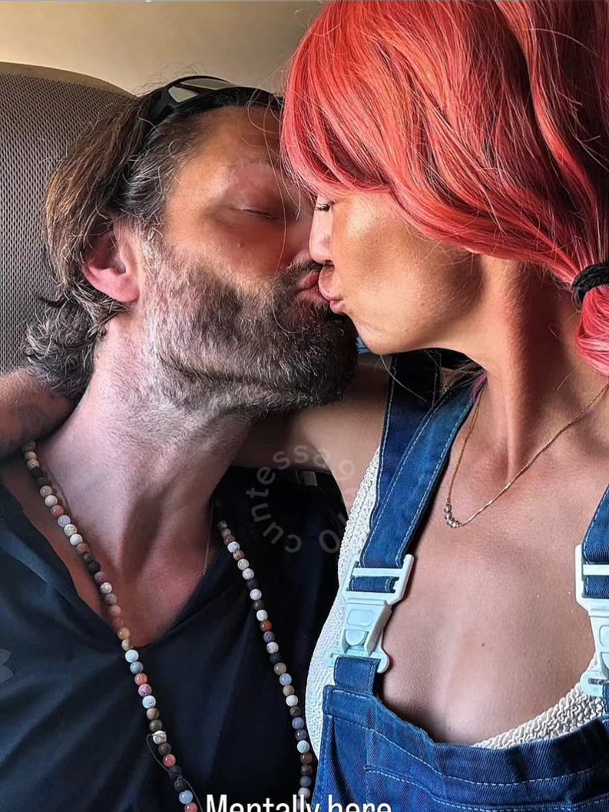 @Cuntessa