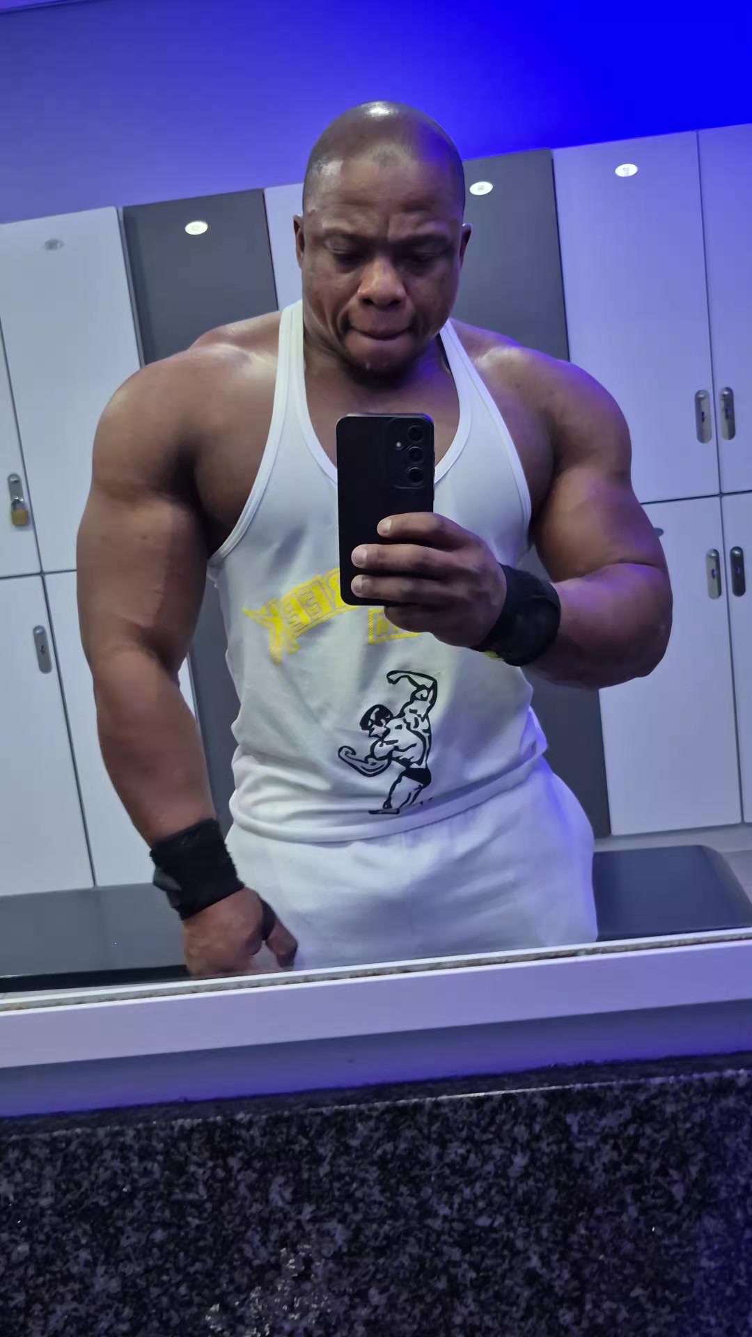 @Blackgorillasize🦍🇿🇦