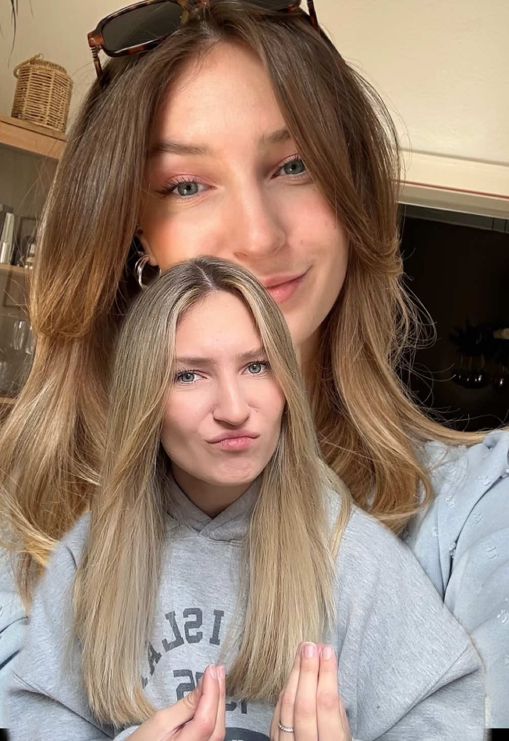 @Laramuench