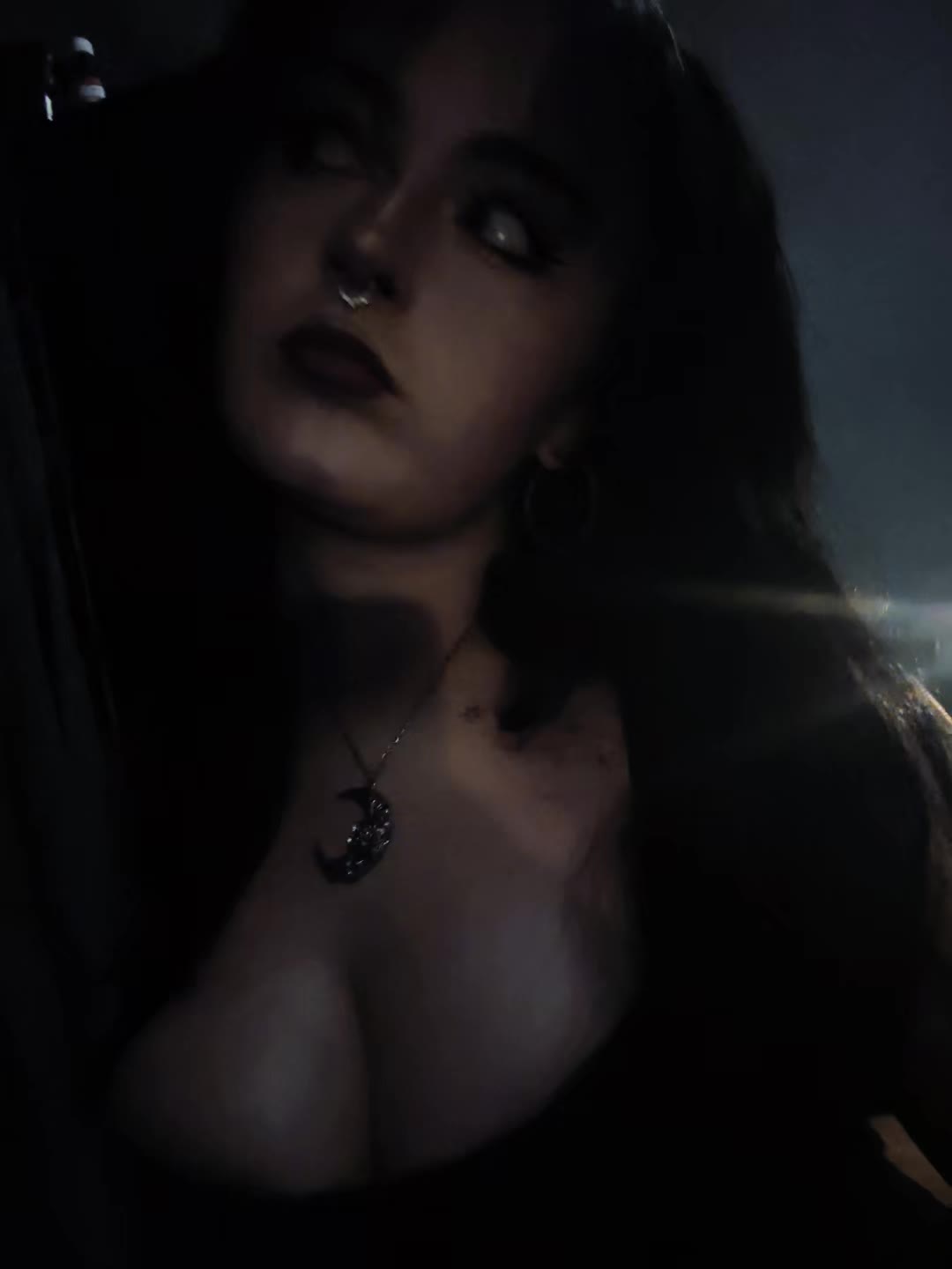 @tals🧟&zwj;♀️🐴🪞🦇