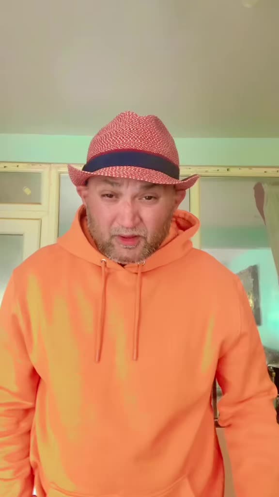 @Vinomas🇬🇧uk✝️🎤🎧