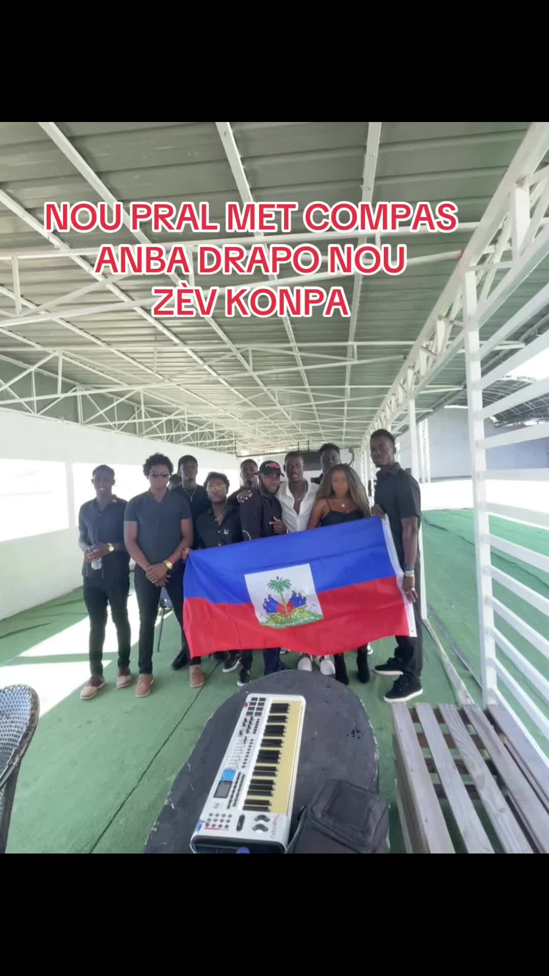 @ZÈV COMPAS LUCAS BAY MIZIK
