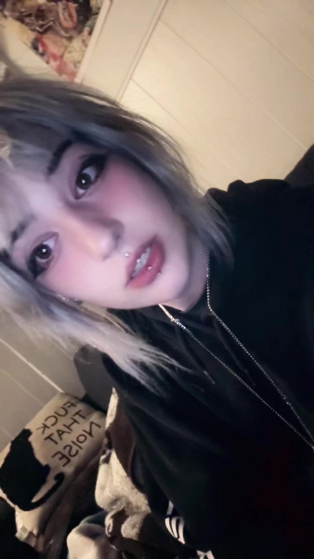 @ᶻ 𝘇 𐰁