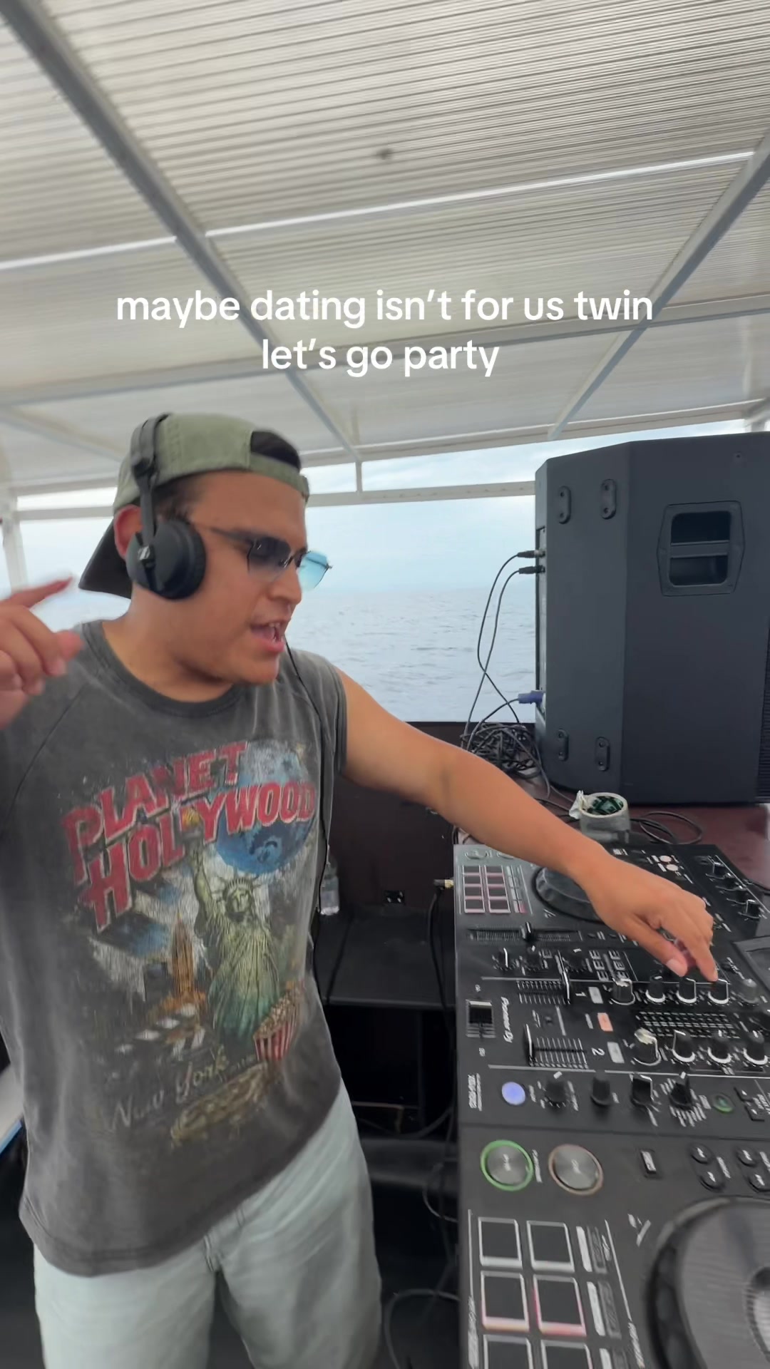 @Out To Sea - Split Boat Party